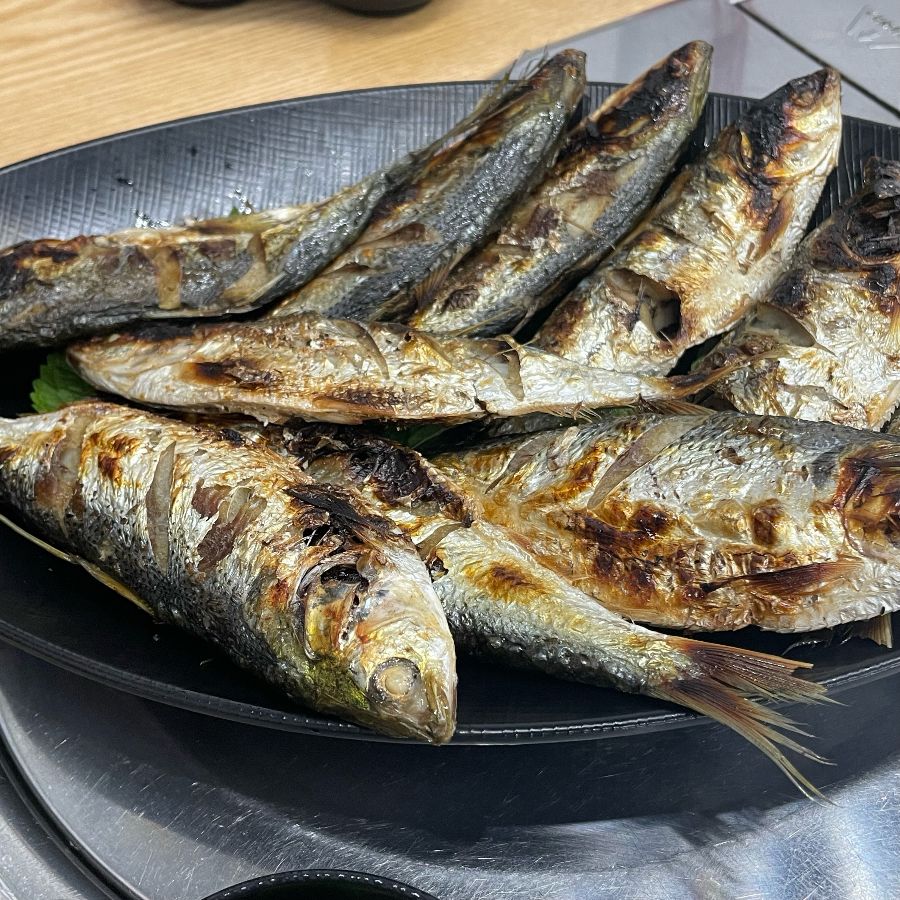 가을 전어의 고소함이 느껴지는 이미지