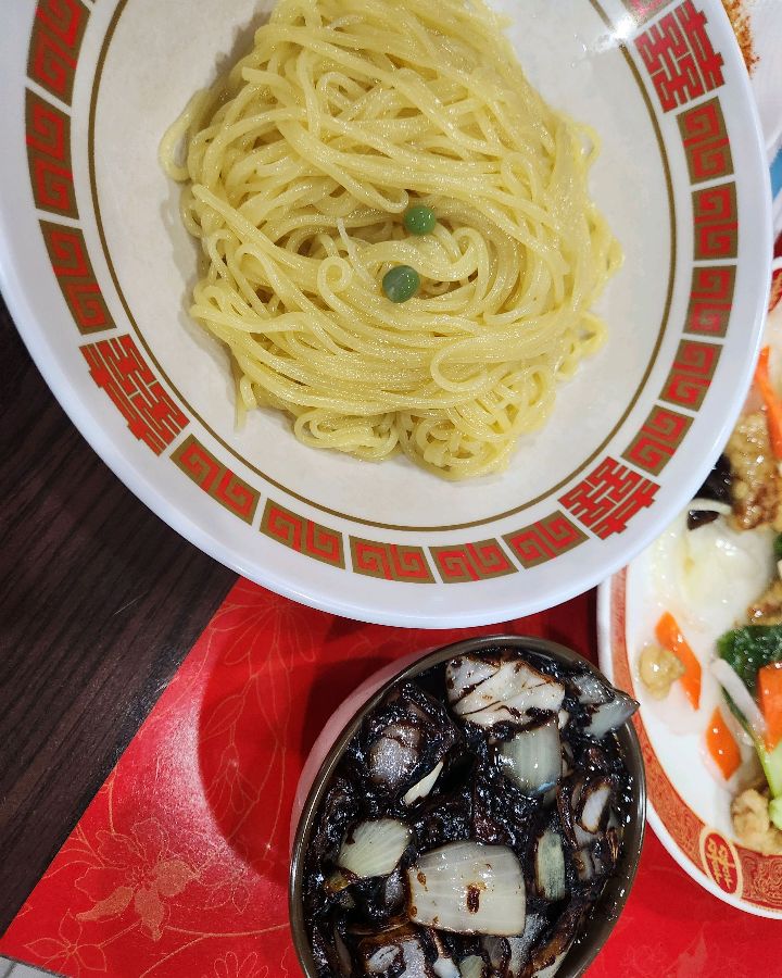 간짜장 면의 아름다운 자태