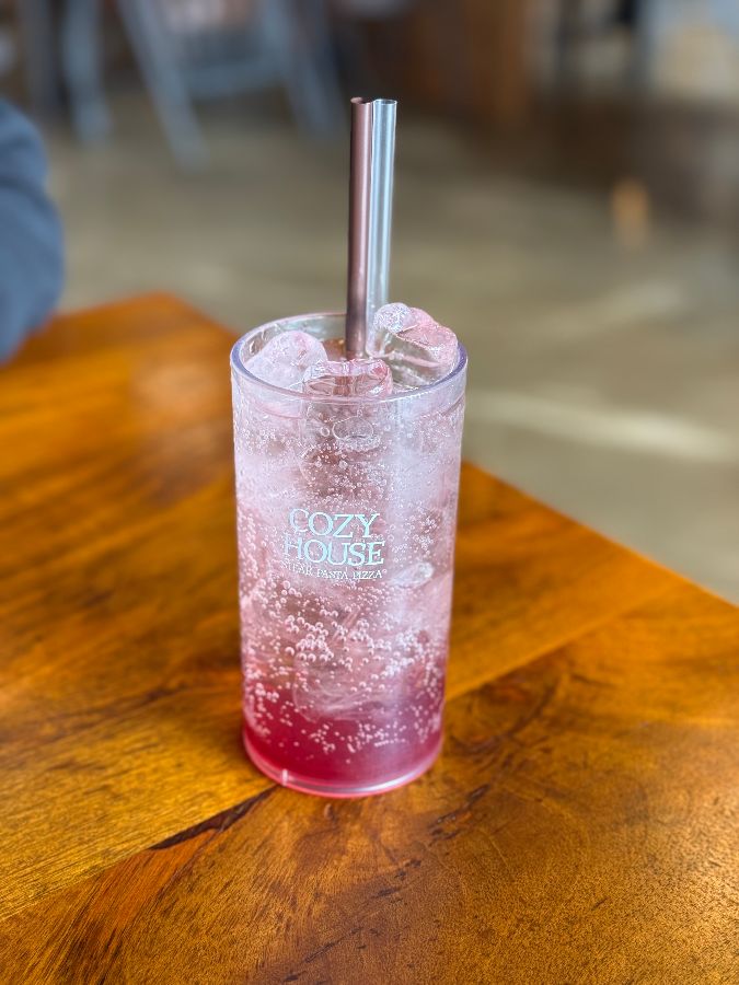 탄산이 청량하게 느껴지는 에이드