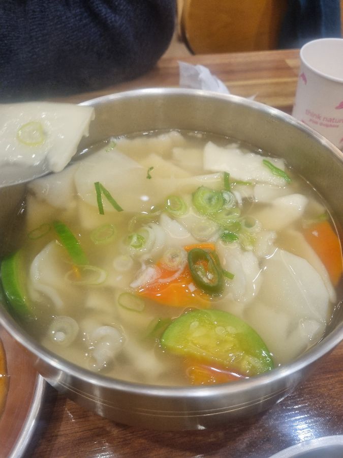 따뜻하고 든든한 감자 옹심이