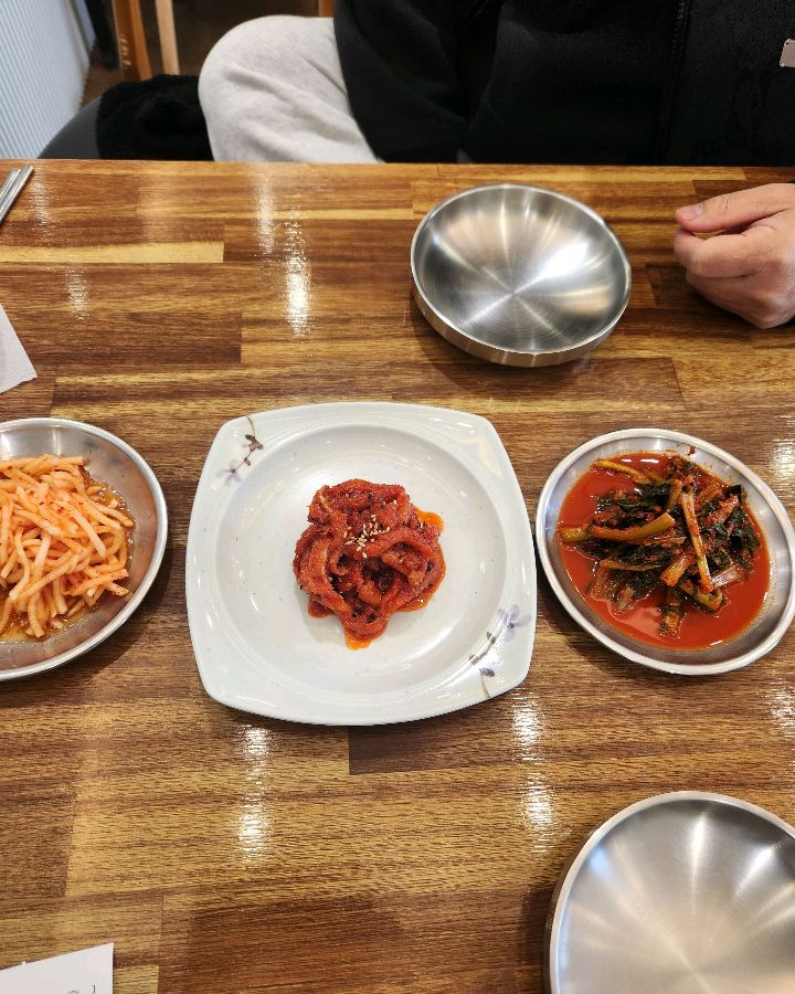 정갈하게 차려진 테이블