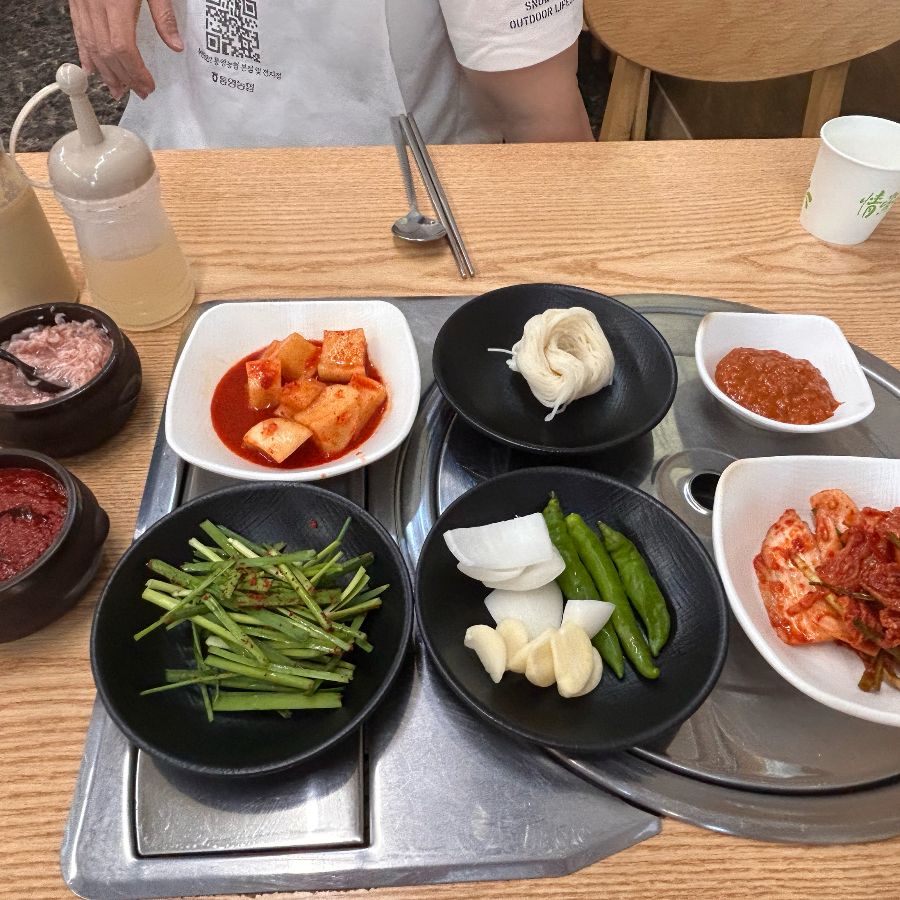 다양하고 정갈한 밑반찬