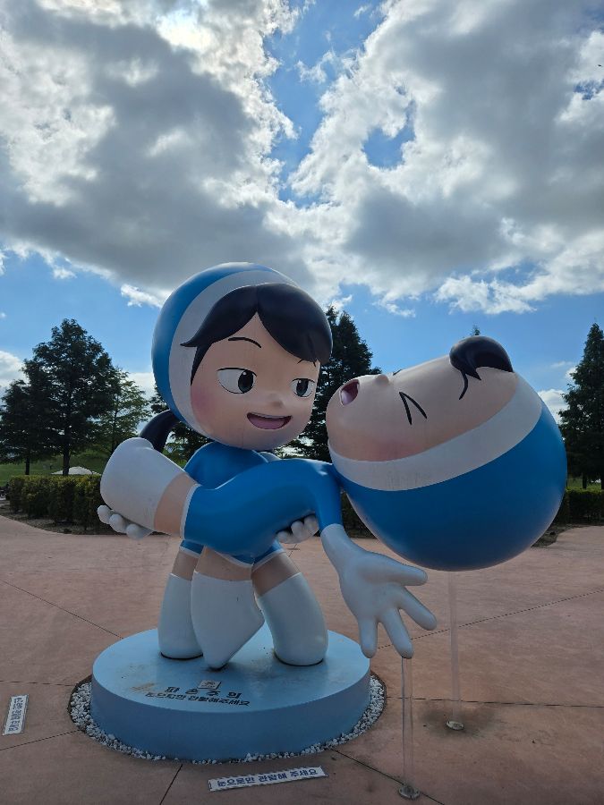 밀양의 파워 역동적인 조형물