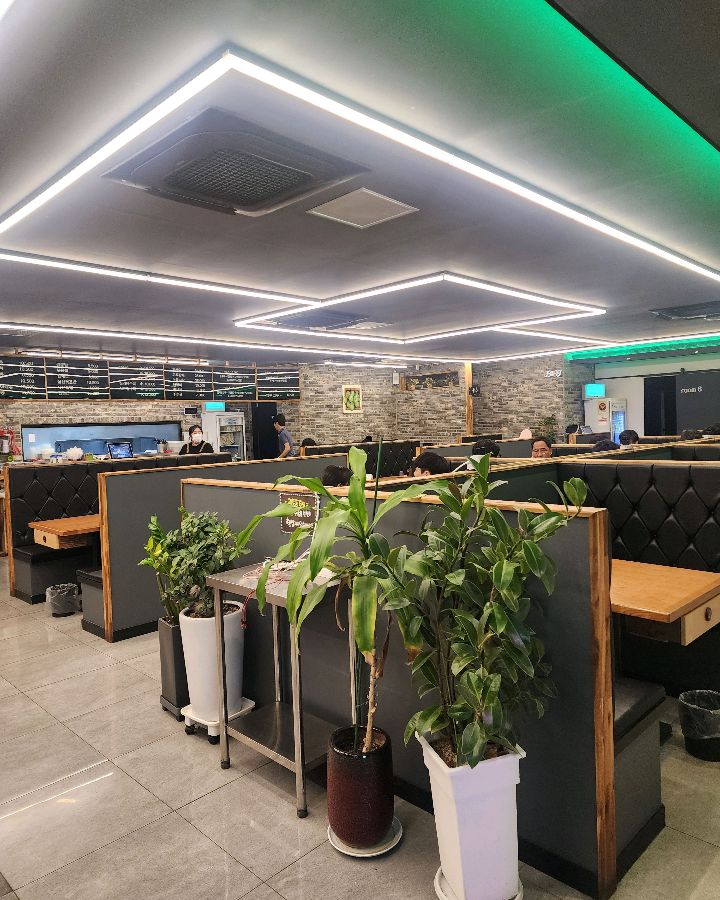 오늘은짬뽕땡기는날의 넓고 깔끔한 내부