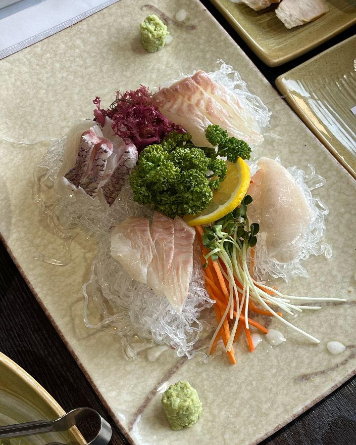 입안에서 살살 녹는 듯한 회의 질감