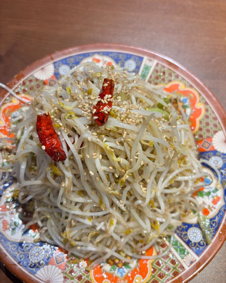 진양꼬치의 숙주나물 볶음