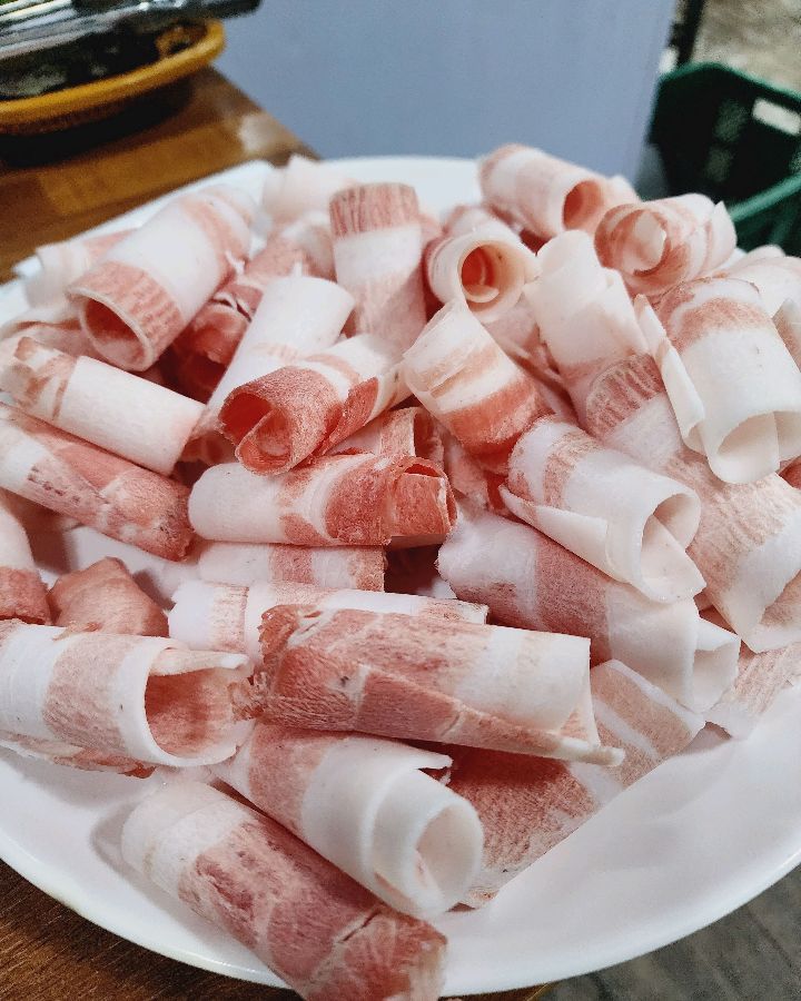 신선한 대패삼겹살