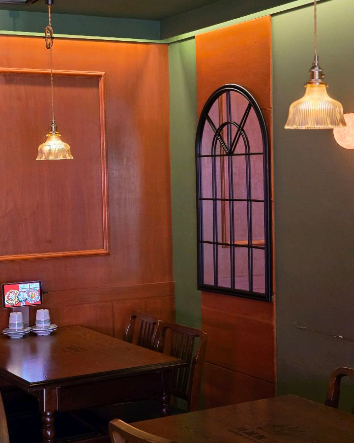 단성무이 동래점의 고풍스러운 인테리어