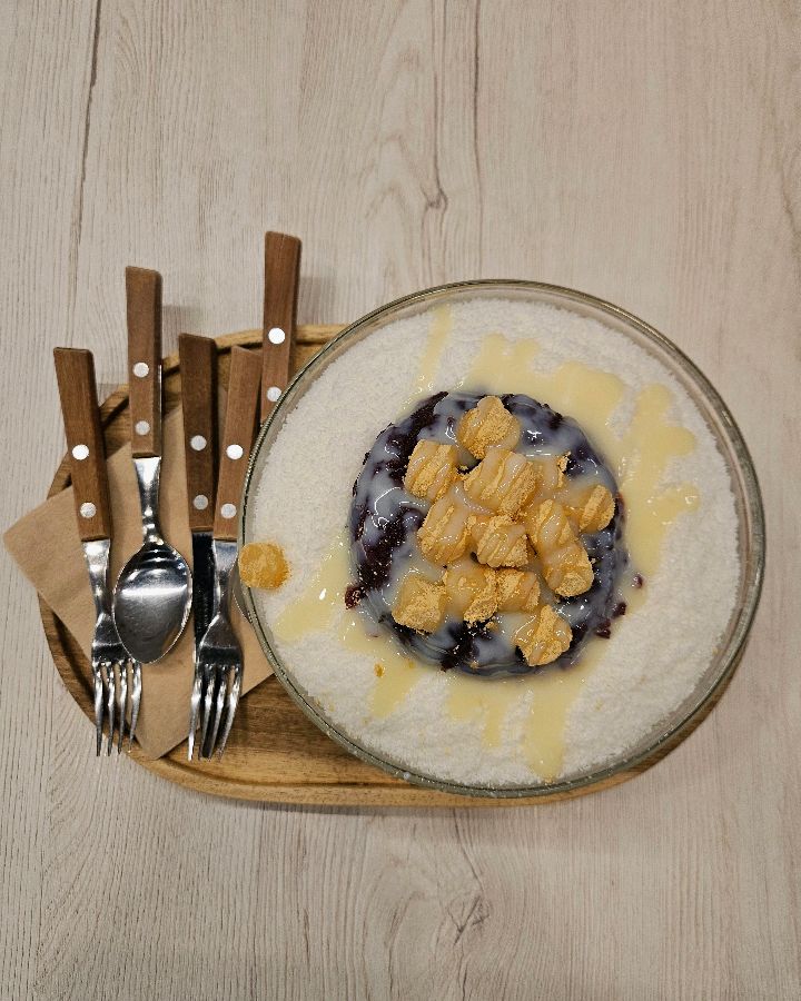 인절미 빙수, 고소한 콩가루와 떡의 조화가 훌륭하다.