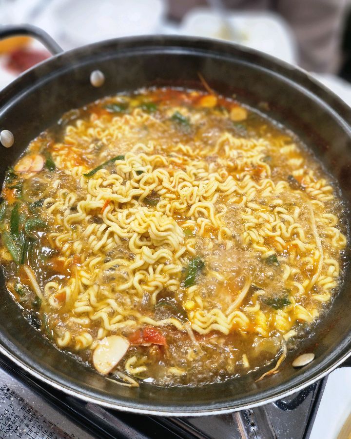 시원하고 얼큰한 대게 라면