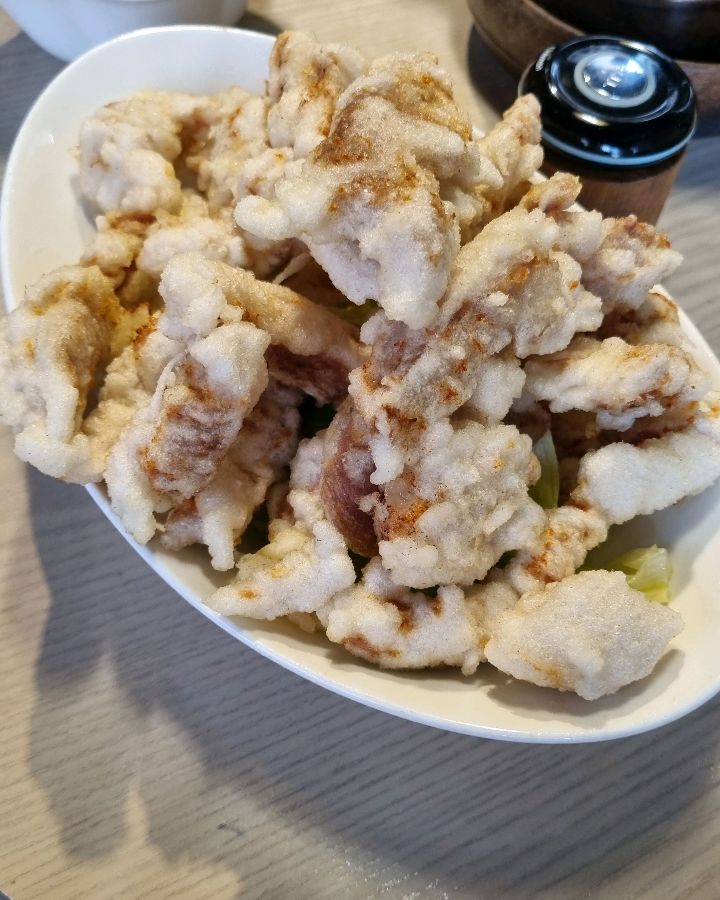 뽀얀 튀김옷을 입은 탕수육