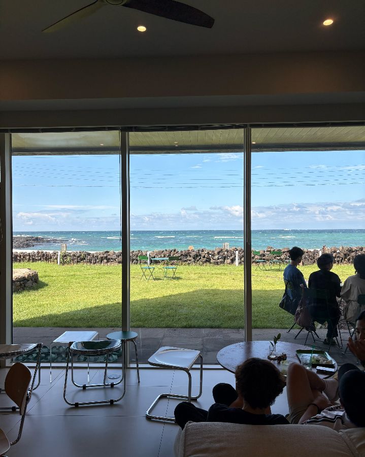 통창으로 보이는 바다