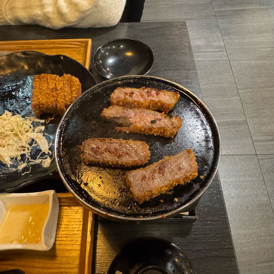 개인 화로에 구워지는 규카츠