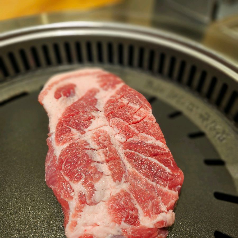 맛찬들왕소금구이의 숙성 삼겹살