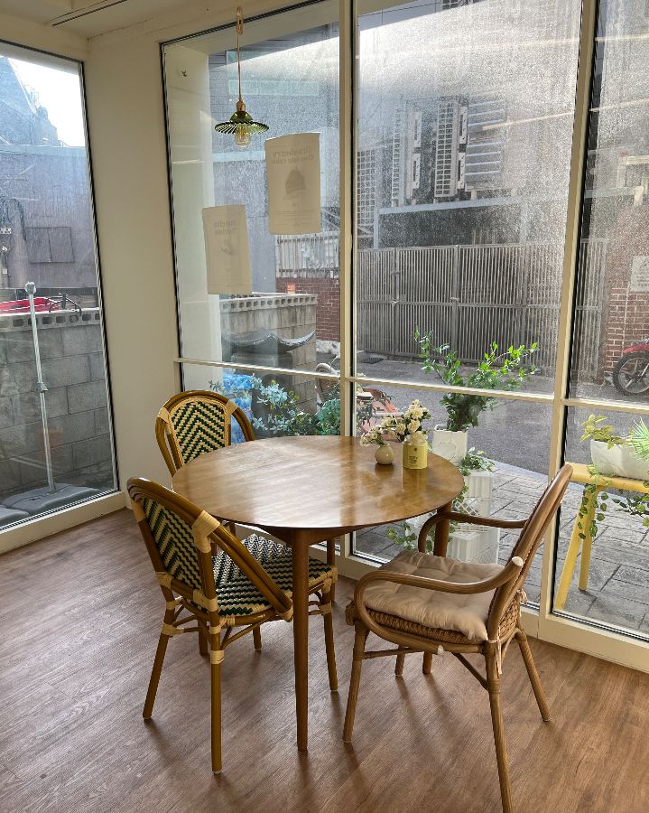 라플로레종 내부 테이블