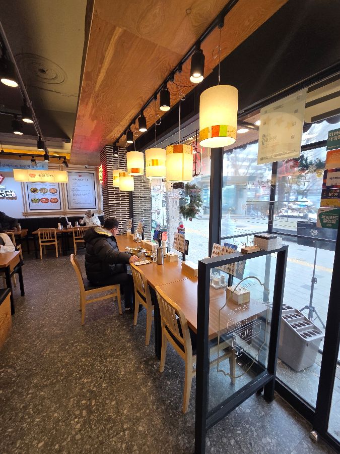 육전국밥 신설동역점 내부