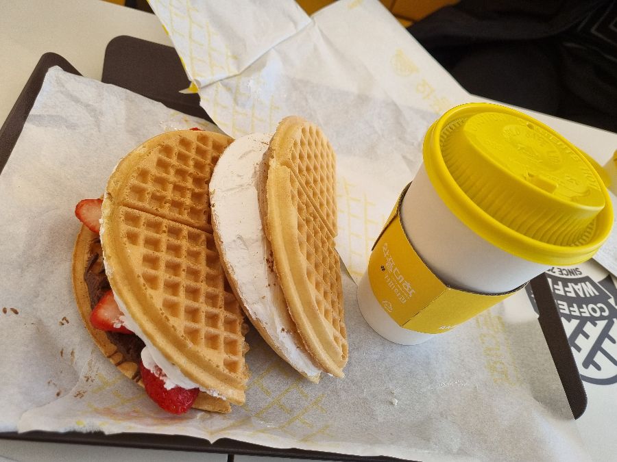 다양한 메뉴를 한눈에 볼 수 있는 메뉴판