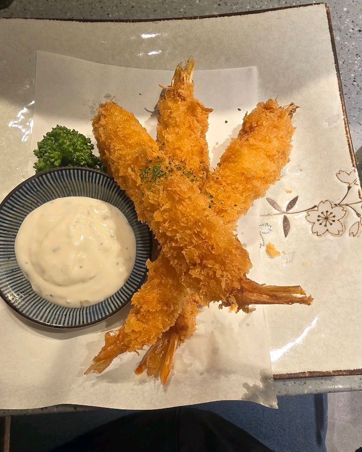 바삭한 튀김옷을 자랑하는 새우 튀김