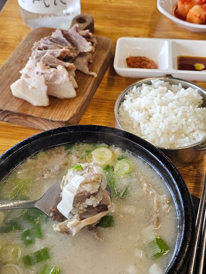 오늘도마순대국의 순대와 부속고기