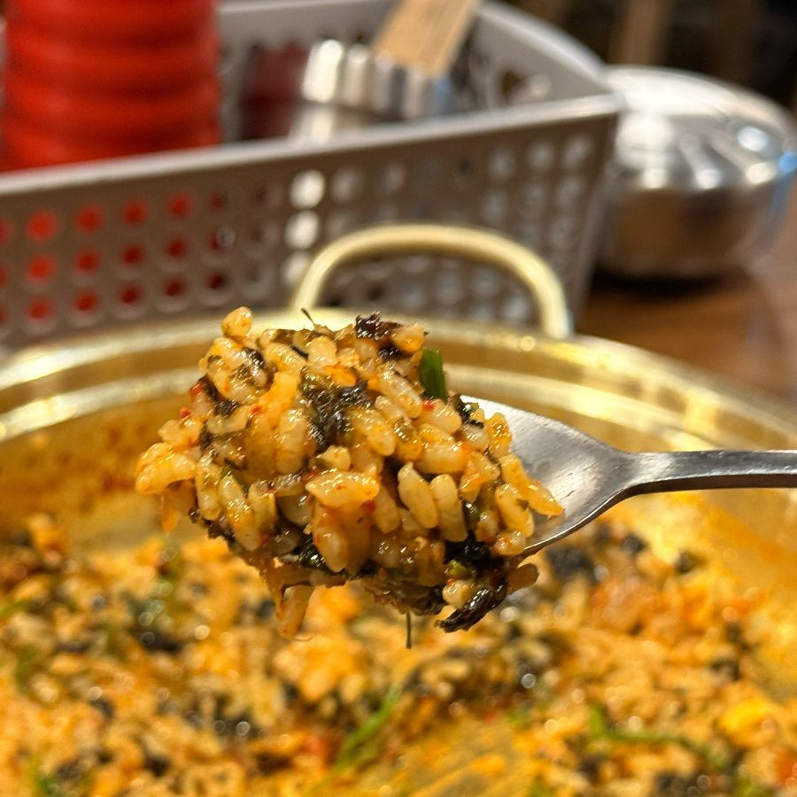 짜글이 국물에 볶아 먹는 환상적인 볶음밥