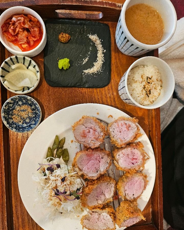 눈으로도 느껴지는 부드러움, 안심카츠 정식