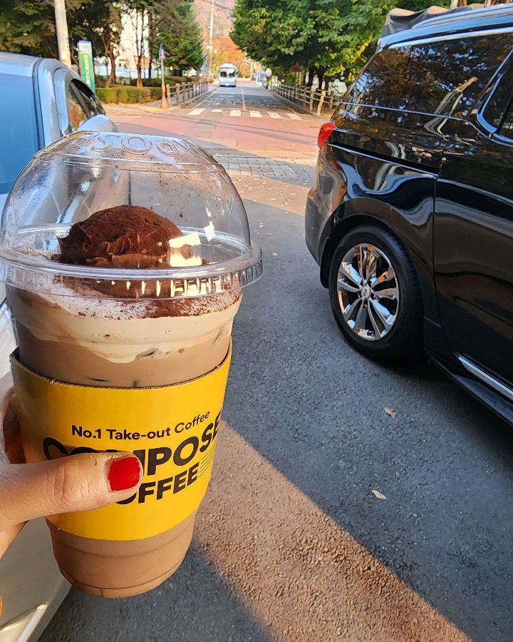 생초콜릿 라떼 야외