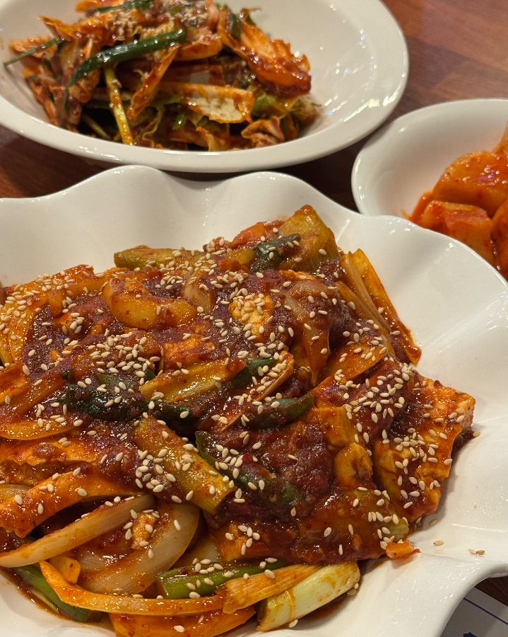 매콤달콤한 두부 두루치기