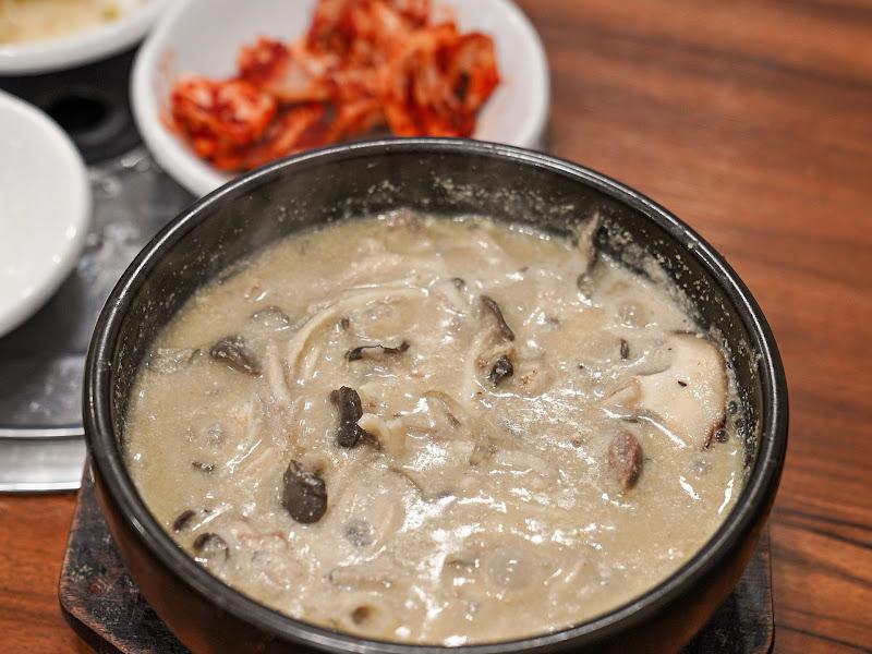 나바호 버섯집 들깨버섯탕