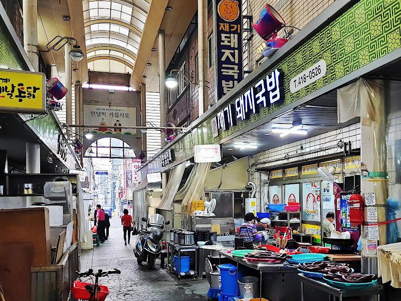 재기돼지국밥 가게 전경