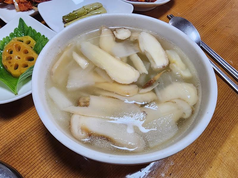 송이버섯국