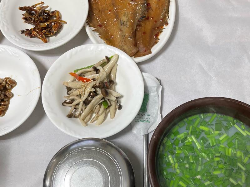 재첩국과 반찬