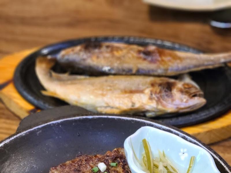 생선구이와 떡갈비
