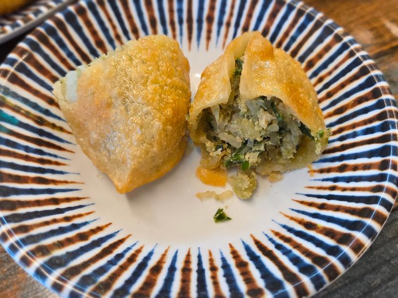 만두 속을 보여주는 꾼만두 단면