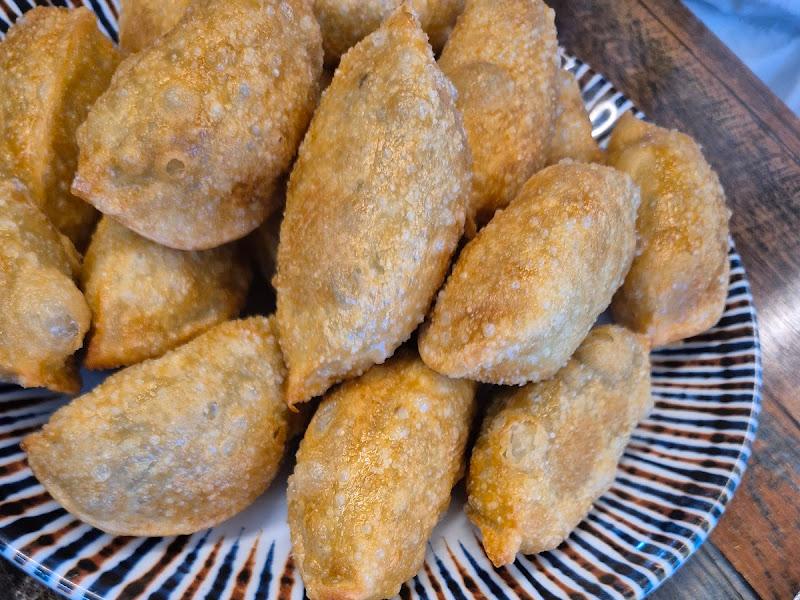 접시에 가득 담긴 꾼만두