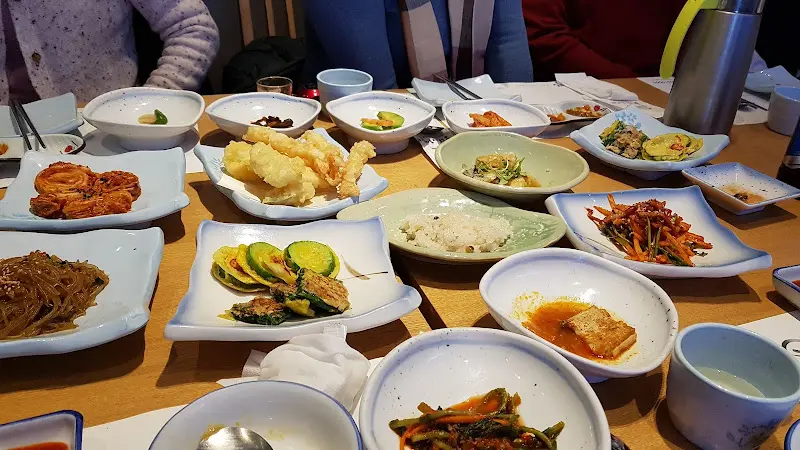 다채로운 곁들임 메뉴