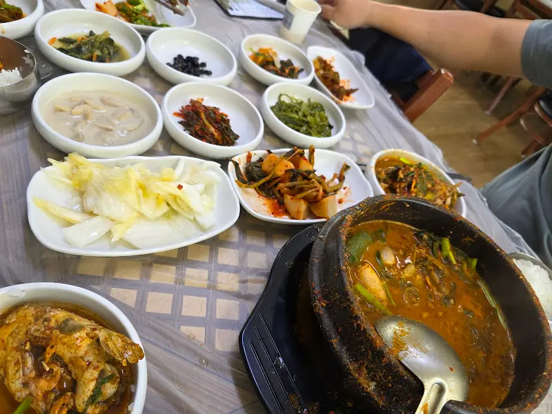 푸짐하게 차려진 한 상 차림