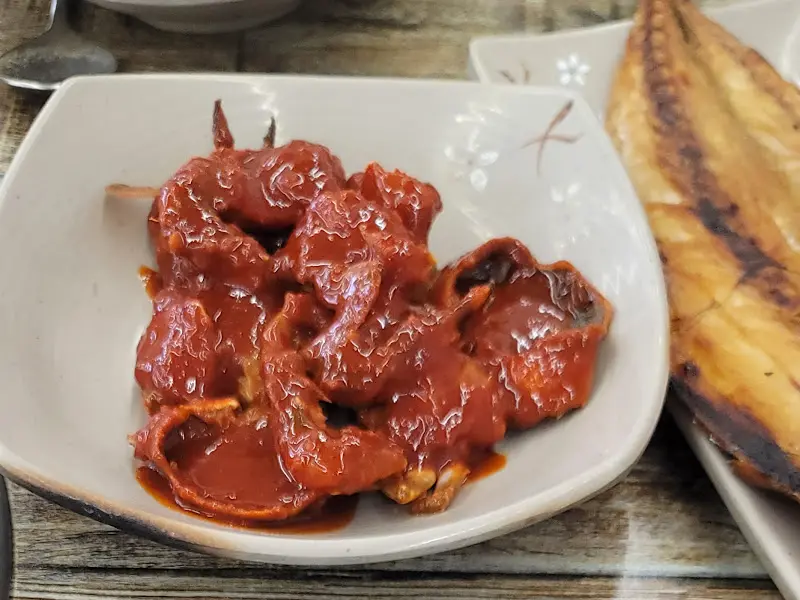 양념게장의 강렬한 비주얼