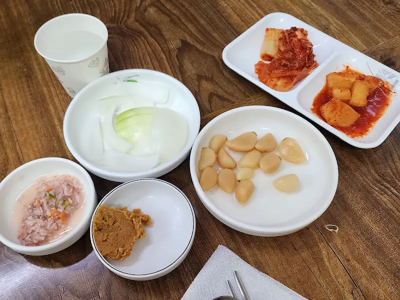 영명국밥 기본 반찬