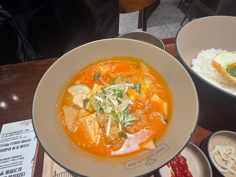 보글보글 끓는 짜글이