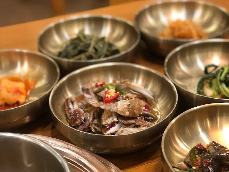 윤기가 흐르는 솥밥