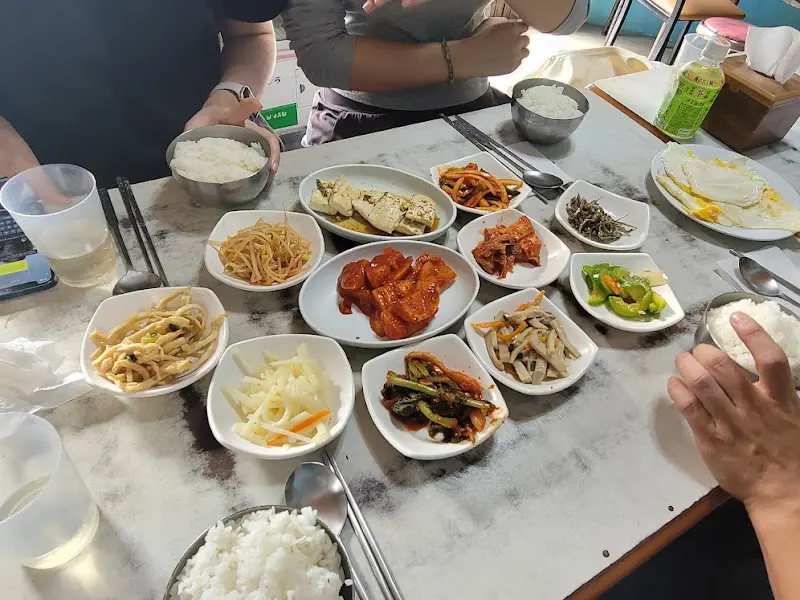 푸짐한 반찬들 (확대)