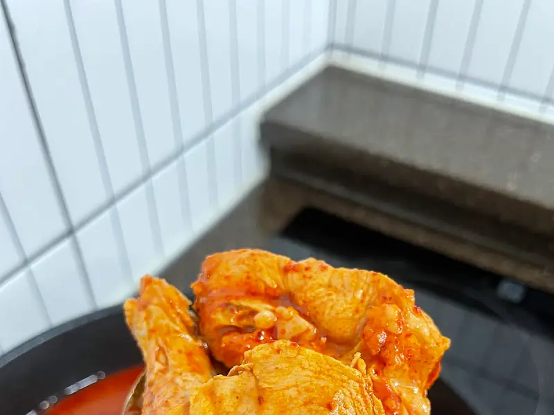 닭볶음탕 속 닭고기