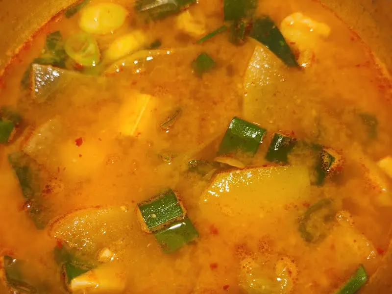 보글보글 끓는 된장찌개