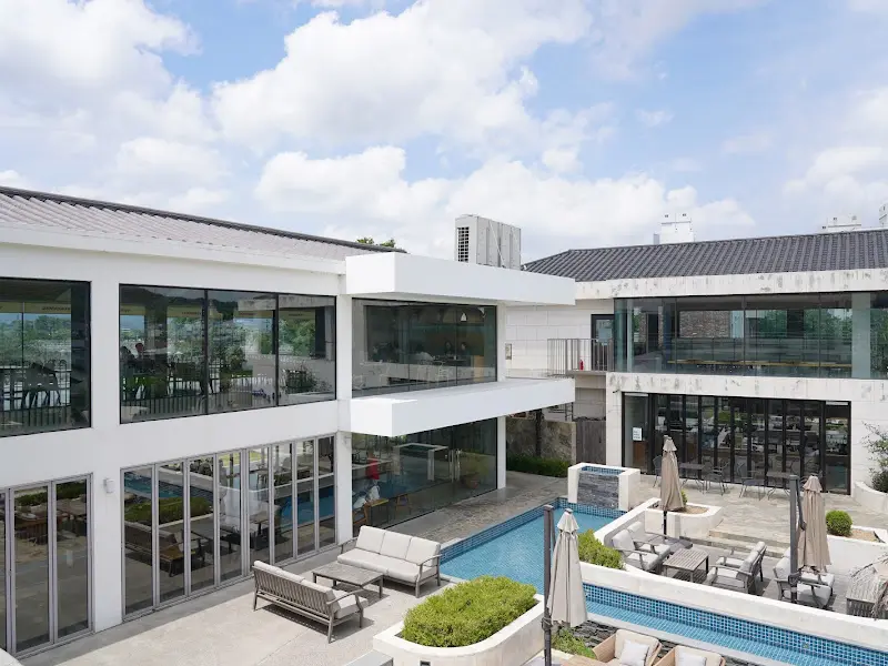 벤자마스 외부 전경