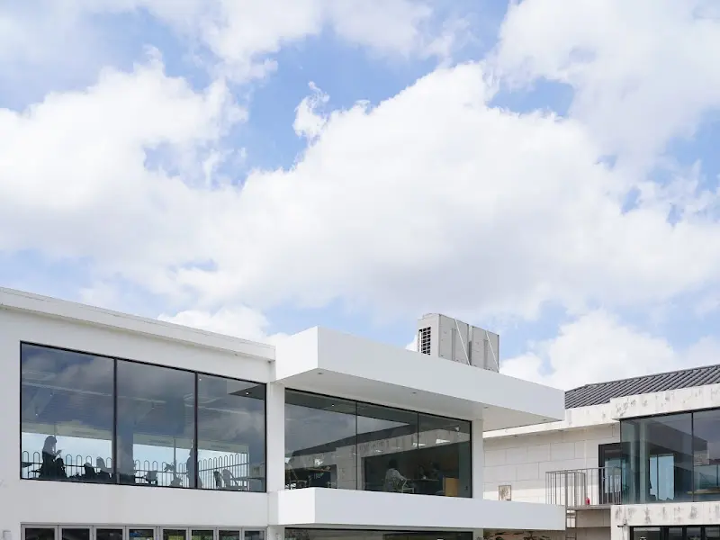 벤자마스 외부 전경