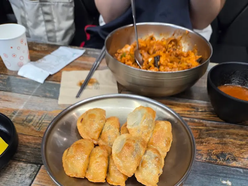 미니 탕수육과 군만두