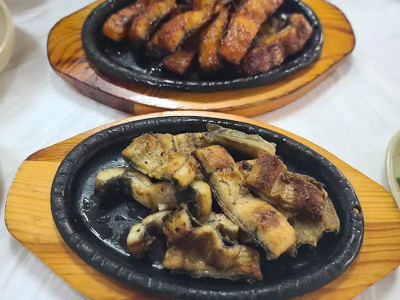 노릇하게 구워진 장어