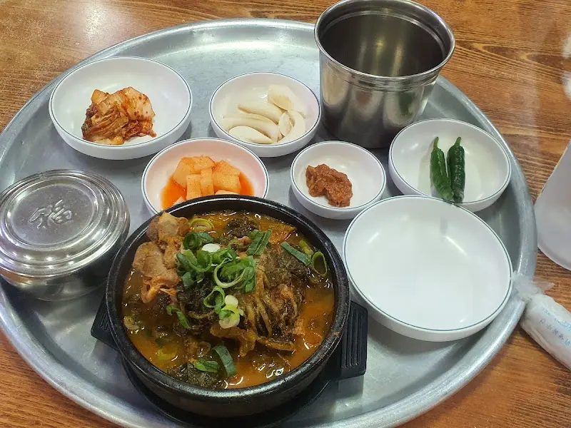 뼈해장국 한 상 차림