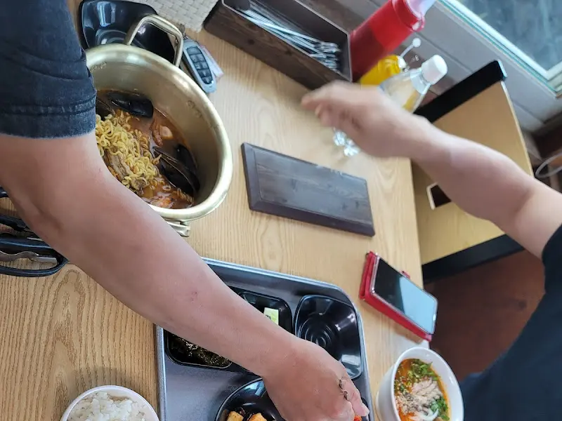 해물라면과 밑반찬