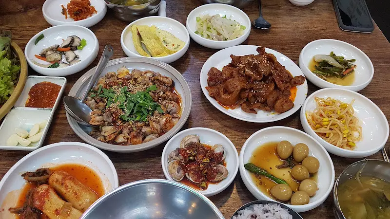 다양한 곁들임 메뉴